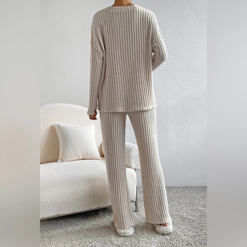 Women's Cream Ribbed Knit Set - Picture 4 of 5
